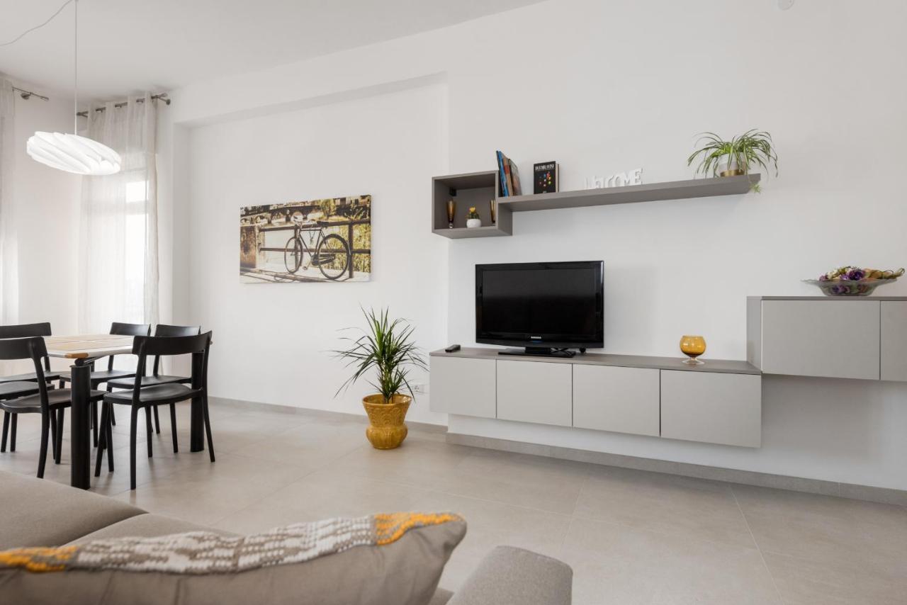 Civico40 Luminoso Appartamento Con Balconi E Garage Privato Verona Exterior foto